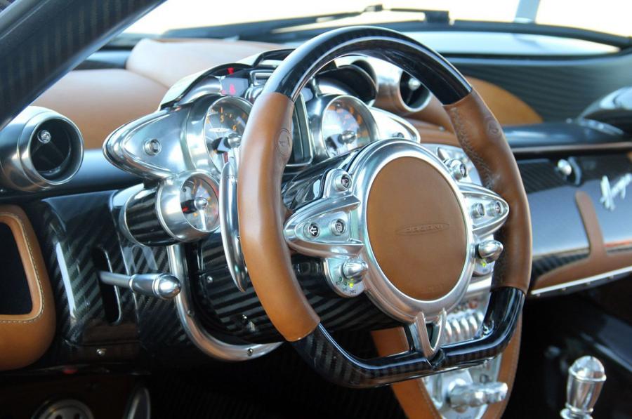  Pagani Huayra 2013 года  (фото 16 из 56)